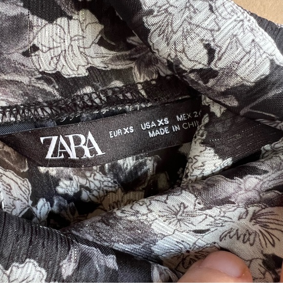 Zara Black White Floral Chiffon Long Sleeve Blouse Size XS - Picture 3 of 6
